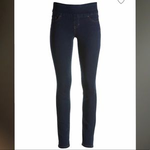 EUC Boston Proper Skinny Pull On Denim Jeans 👖